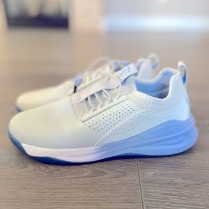 Clove Core Nursing and healthcare shoes - like new - size 8.5